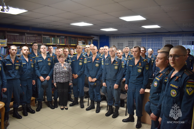 В библиотеке Донского спасательного центра была проведена литературно-музыкальная композиция, посвященная подвигу народа в период Великой Отечественной войны.