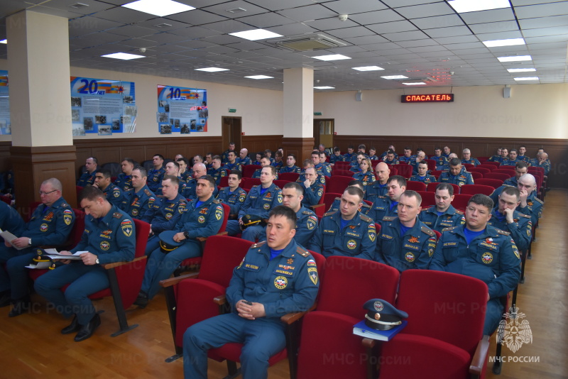 Под руководством начальника спасательного центра подведены итоги за апрель.