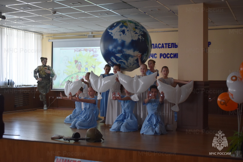 В Донском спасательном центре был проведен праздничный концерт, посвященный 81-ой годовщине Дня Великой Победы.