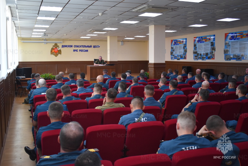 В рамках месячника «Армия против наркотиков» военный прокурор Новочеркасского гарнизона полковник юстиции Чиркин А.В. провел профилактическое занятие со всеми категориями военнослужащих.