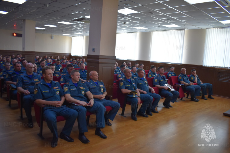 В рамках месячника «Армия против наркотиков» военный прокурор Новочеркасского гарнизона полковник юстиции Чиркин А.В. провел профилактическое занятие со всеми категориями военнослужащих.