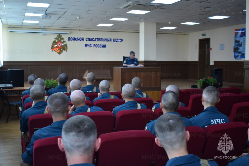 Начальник центра провел рабочую встречу с военнослужащими первого периода службы по проблемным вопросам.