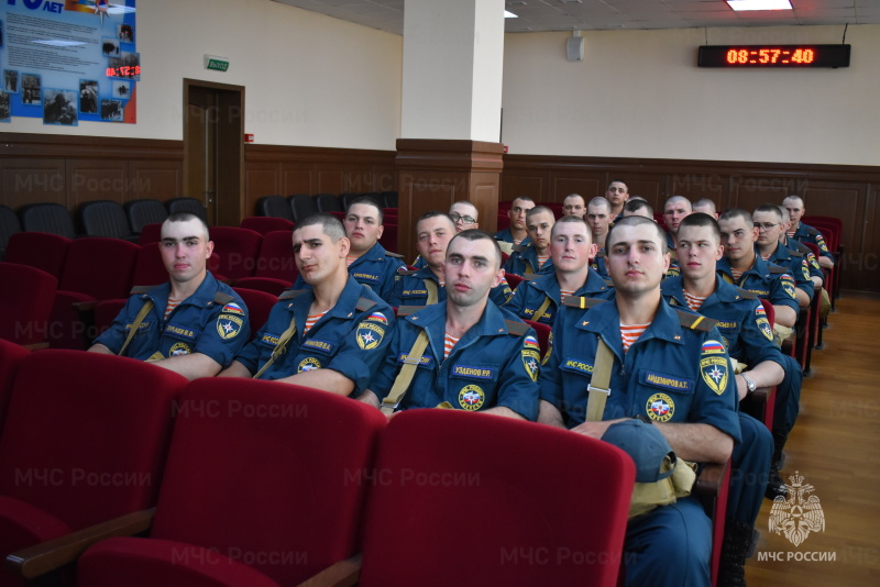 Начальник центра провел рабочую встречу с военнослужащими первого периода службы по проблемным вопросам.
