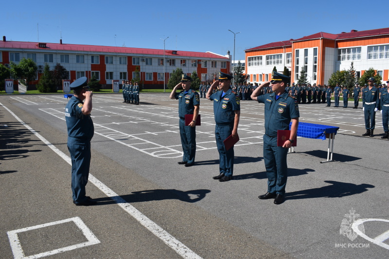 18 человек роты вновь прибывшего пополнения приведены к военной присяге.