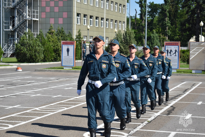 18 человек роты вновь прибывшего пополнения приведены к военной присяге.