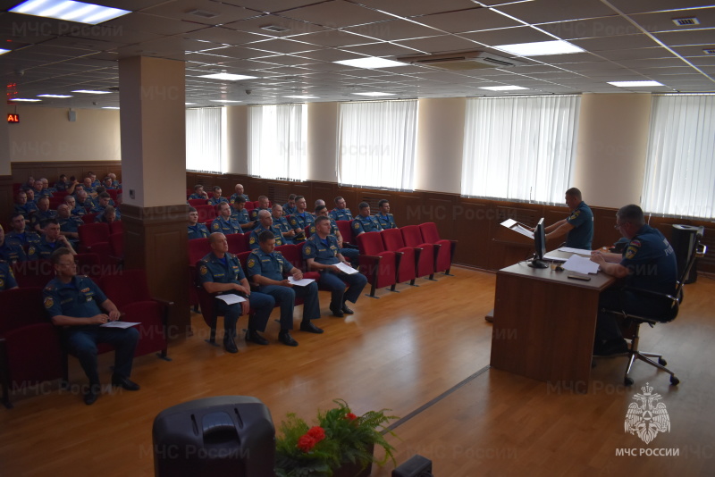 Под руководством начальника спасательного центра подведены итоги за июнь.