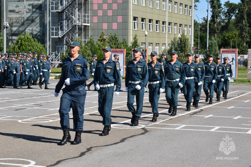62 человека роты вновь прибывшего пополнения приведены к военной присяге.