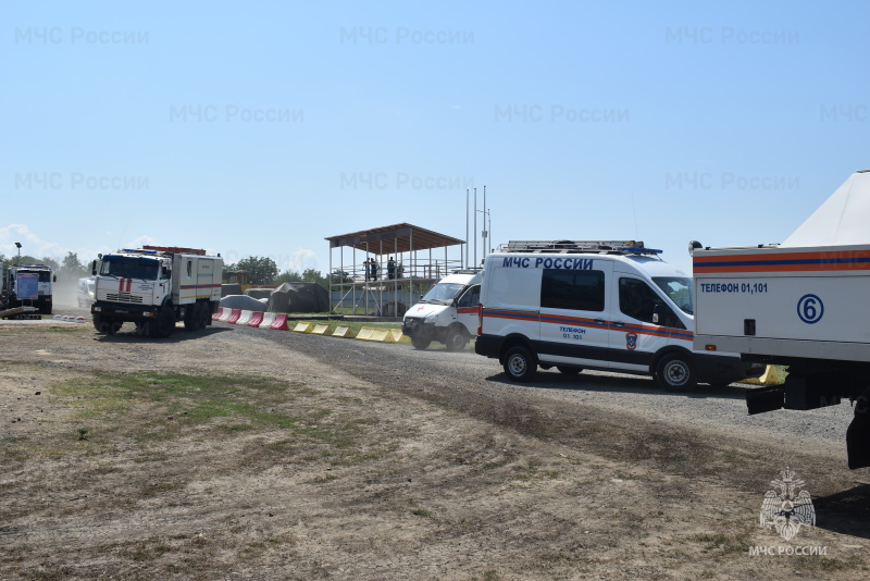 На базе полевого лагеря 2 спасательного отряда прошла отработка практических действий по тактической подготовке.