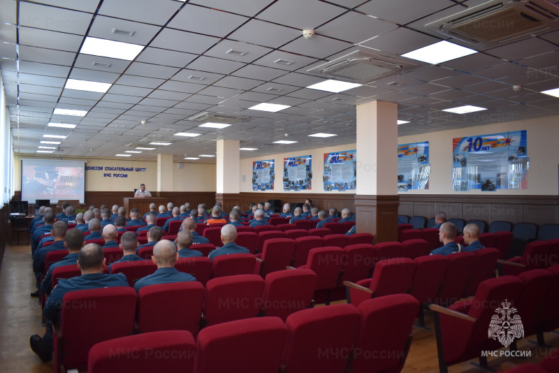 Начальник спасательного центра провел рабочую встречу с военнослужащими срочной службы по проблемным вопросам.