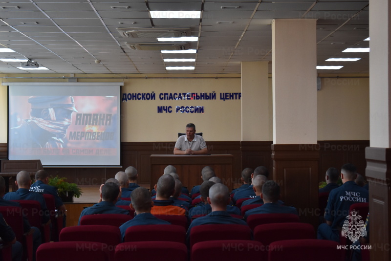 Начальник спасательного центра провел рабочую встречу с военнослужащими срочной службы по проблемным вопросам.