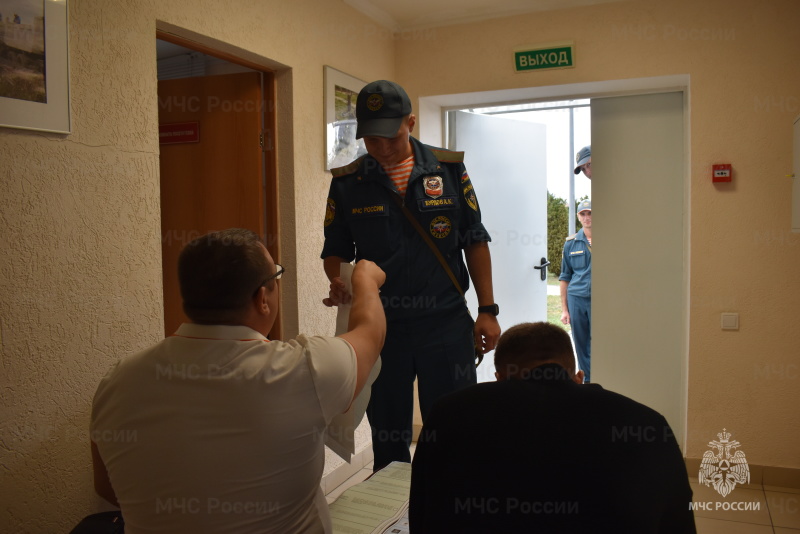 Военнослужащие спасательного центра приняли участия в выборах в Государственную думу.